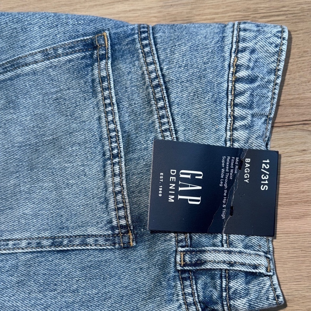 GAP Women's Light Blue Flare Jeans - Picture 10 of 16